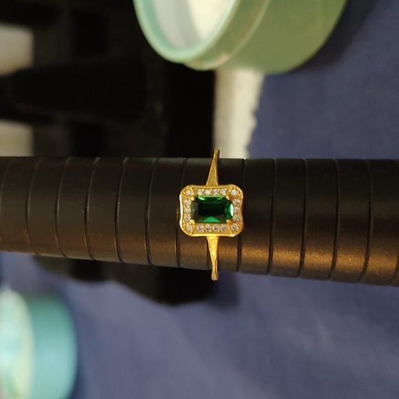 NWOT Gorgeous Simulated. Mt. Saint Helens Emerald Cut Ring , Gold Plated Over SS - Picture 5 of 6